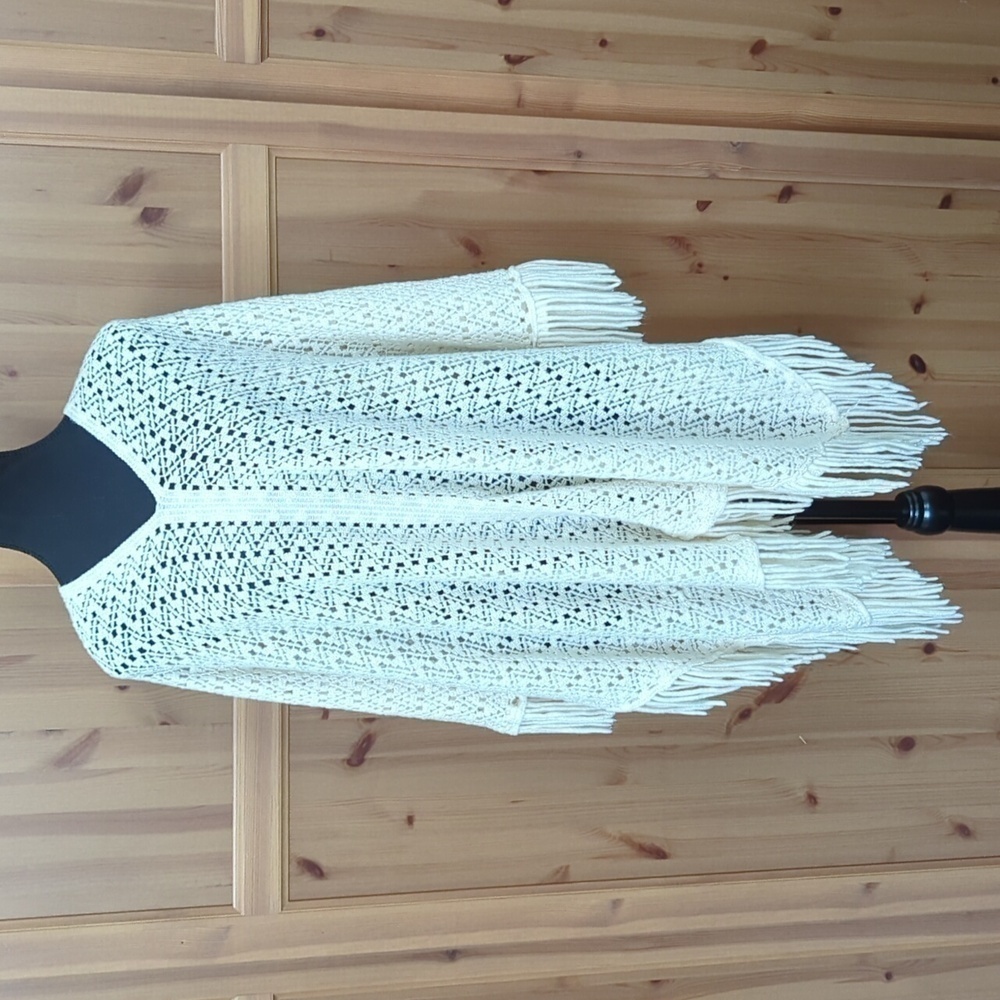 Do Everything in Love  poncho O/S